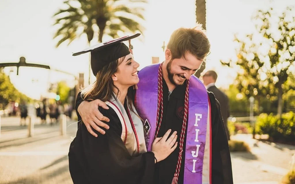 32 Best Graduation Gifts to feel your girlfriend special